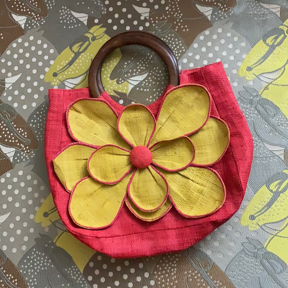 Mar Y Sol ~ Gorgeous Coral & Yellow Bag